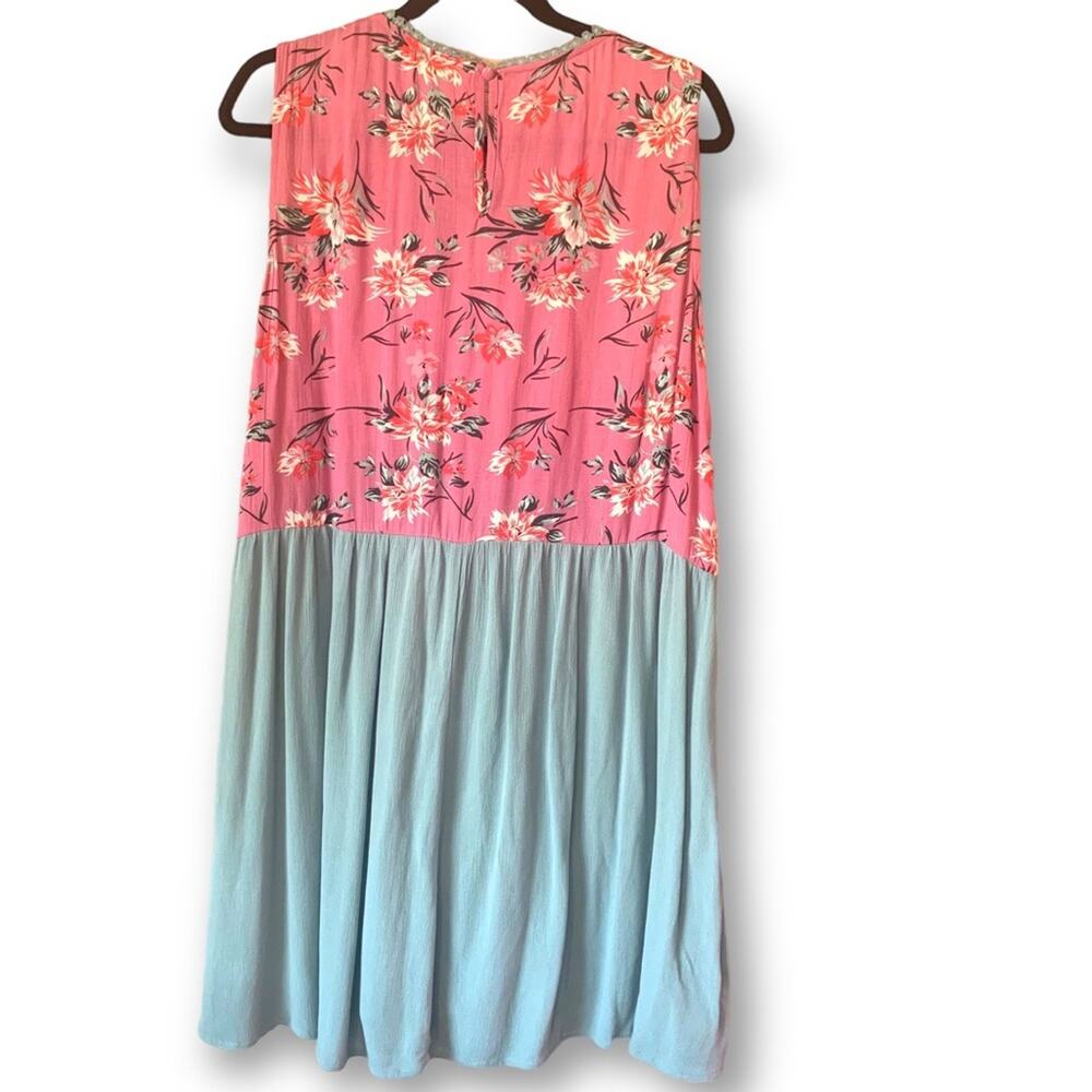 Umgee | Sleeveless Shift Keyhole Dress | Floral Print & Lace Bodice | Sage-Mint - Picture 7 of 15